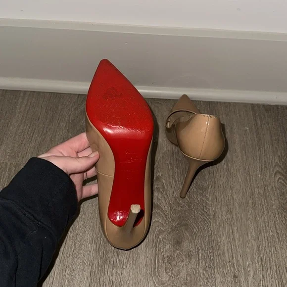 Christian Louboutin Tan Heels with Red Sole - Picture 5 of 7